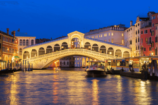 Venice Self Guided Walking Tour – Discover the Floating City