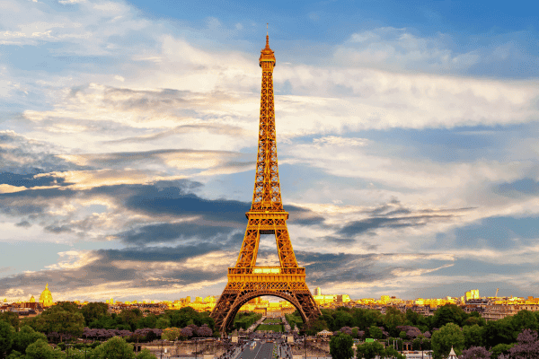 Iconic Paris Walk: A Self-Guided Tour