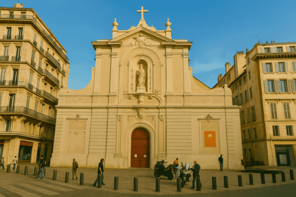 Marseille Old Port to Peak: Self-Guided Walking Tour — image 2