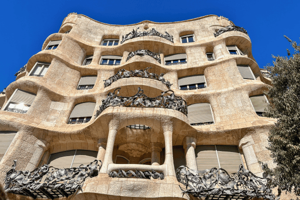 Barcelona Eixample Highlights Self Guided Walking Tour — image 5