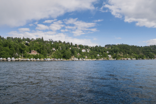 Les fjords ; Elle ment et sauna