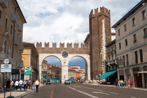 Portoni della Brà; Palazzo della Gran Guardia