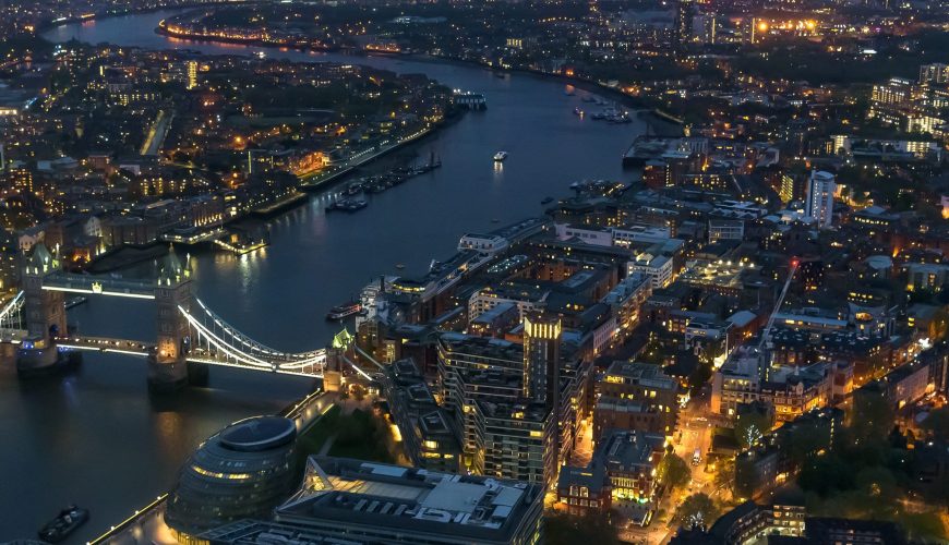 The Ultimate Guide to London Christmas Lights Walking Tour