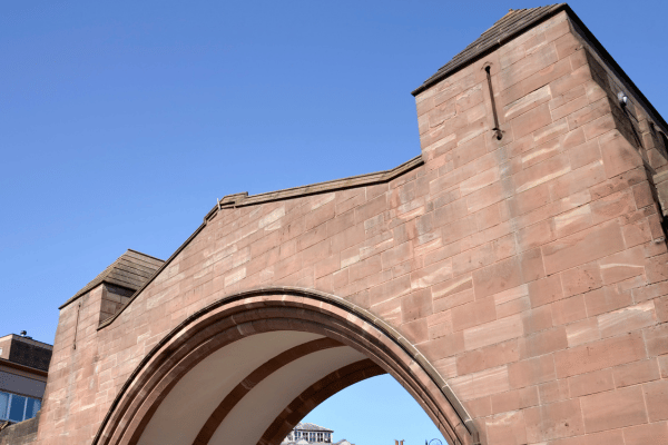 Erkunden Sie Chesters historische Juwelen Newgate, Roman Tower und römische Gärten