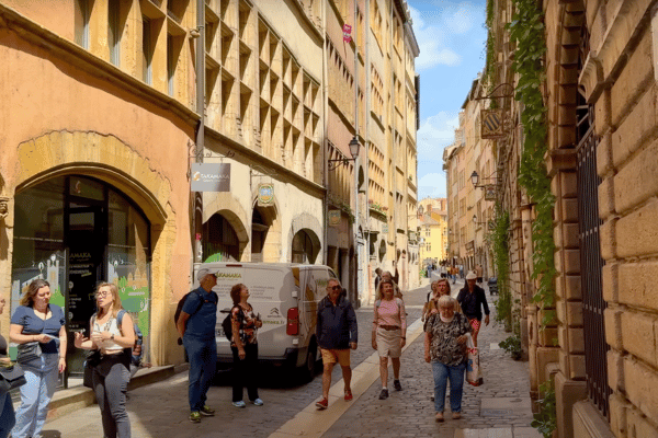 Rue Juiverie – Layers of Memory in Stone