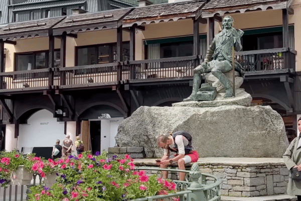 Paccard Statue