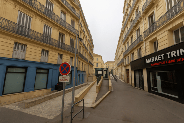 Crossroads to the Grand Avenue