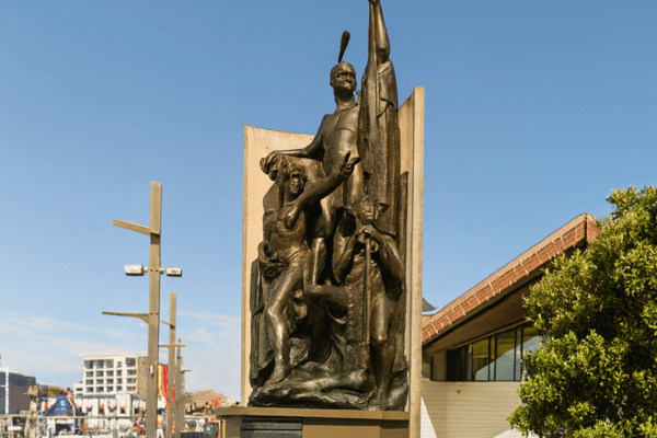 Kupe Group Statue