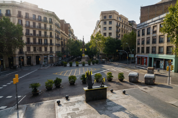 Escultura "El bon temps perseguint la tempesta"