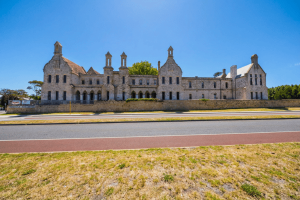 Stone That Remembers 