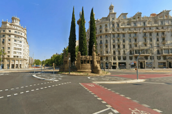 Plaça de Mossèn Jacint Verdaguer