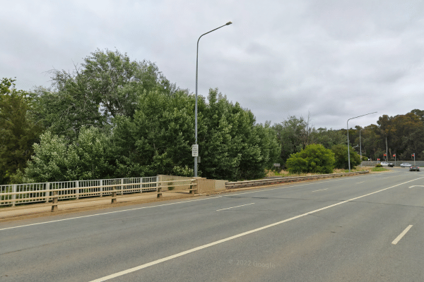 Along Molonglo Reach