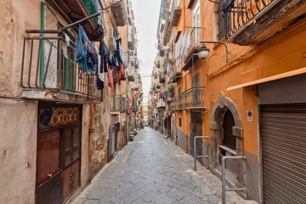 Vico Lungo Trinità degli Spagnoli  